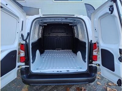 Nieuw Peugeot Partner Comfort 136 PK (100 kW) 2026 Wit MPV