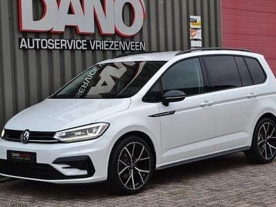 Wit (metallic) Occasion 2018 VW Touran R-line MPV | € 24.950 (Eerlijke prijs)