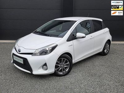 Wit Occasion 2014 Toyota Yaris Design Hatchback | € 11.940 (Eerlijke prijs)
