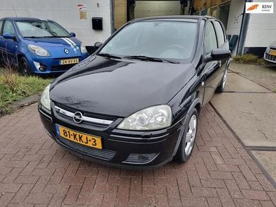 Zwart Gebruikt 2005 Opel Corsa Hatchback | € 1.950 (Eerlijke prijs)