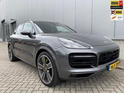 Grijs, metallic lak Occasion 2019 Porsche Cayenne Sport SUV | € 64.650 (Eerlijke prijs)