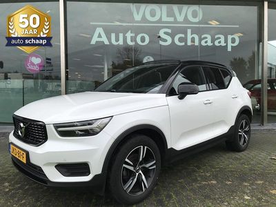 Wit (metallic) Gebruikt 2020 Volvo XC40 R-Design SUV | € 33.900 (Eerlijke prijs)