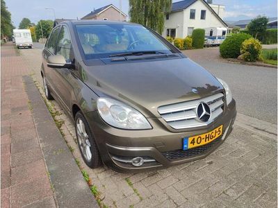 Mercedes B200