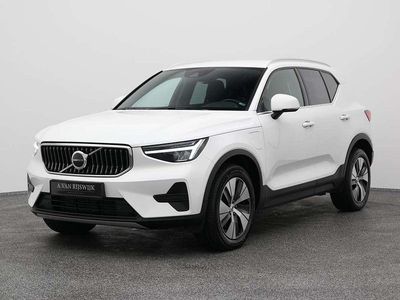 Wit (metallic) Occasion 2022 Volvo XC40 Inscription SUV | € 22.900 (Super prijs)