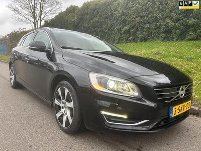 Zwart (metallic) Gebruikt 2013 Volvo V60 Stationwagen | € 5.450 (Eerlijke prijs)