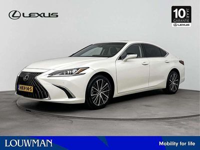 Wit Gebruikt 2024 Lexus ES300 Business Edition Sedan | € 49.995 (Iets duurder)