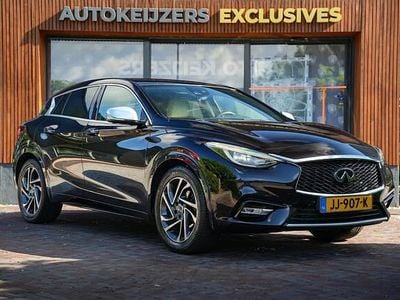 Zwart Gebruikt 2016 Infiniti Q30 Premium Hatchback | € 9.900