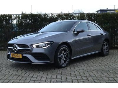 Grijs Gebruikt 2023 Mercedes CLA250 AMG line Sedan | € 34.900 (Goede deal)