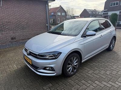 Grijs Gebruikt 2017 VW Polo Highline Hatchback | € 15.995 (Eerlijke prijs)