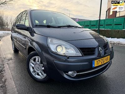 Grijs (metallic) Gebruikt 2008 Renault Grand Scénic II MPV | € 2.645 (Eerlijke prijs)