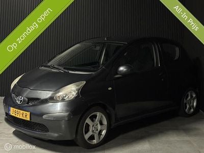 Occasion Toyota Aygo 68 PK (50 kW) 2008 Grijs Hatchback