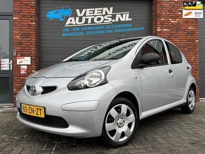 Grijs (metallic) Occasion 2008 Toyota Aygo Hatchback | € 2.995 (Eerlijke prijs)