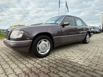 Occasion Mercedes E200 75 PK (55 kW) 1993 Rood Sedan
