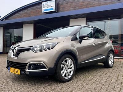 Grijs Gebruikt 2014 Renault Captur Dynamique SUV | € 11.995 (Eerlijke prijs)