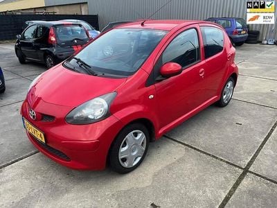 Rood Occasion 2010 Toyota Aygo Comfort Hatchback | € 2.250 (Super prijs)