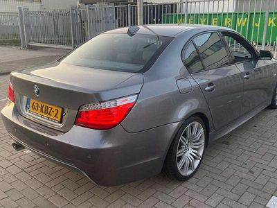BMW 523
