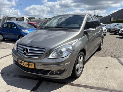 Grijs Gebruikt 2008 Mercedes B180 MPV | € 2.750 (Iets duurder)