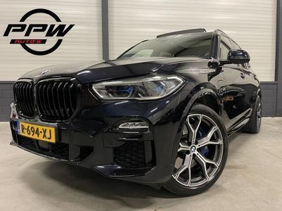 tweedehands BMW X5 xDrive45e M-Sport PANO/LUCHTVERING/HARMAN-KARDON/HEAD-UP/21"/SOFT-CLOSE/STANDKACHEL/360CAMERA/ELECTR.TREKHAAK