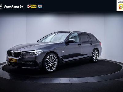 Grijs Gebruikt 2022 BMW 520 Sport Line Stationwagen | € 24.025