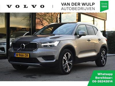 Grijs Gebruikt 2022 Volvo XC40 Inscription SUV | € 34.950 (Eerlijke prijs)
