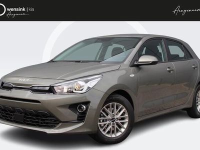 tweedehands Kia Rio PE DynamicLine Navigation Pack 1.0 T-GDi MHEV DynamicLine | ACTIE PRIJS VAN ¤25.090 naar ¤24.390 | PRIVATE LEASE deze auto vanaf ¤444,- euro per maand | Nieuwe Voorraad | Direct Leverbaar |