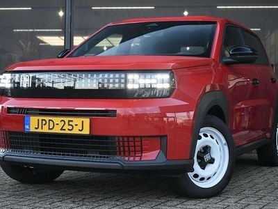 Rood Occasion 2025 Fiat Grande Panda Red Hatchback | € 23.900 (Goede deal)