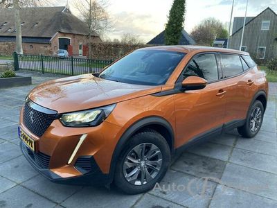 tweedehands Peugeot 2008 pure tech active ,cruise controle , airco , camera , pdc , lichtmetaal , app connect 1.2 PureTech Active Pack