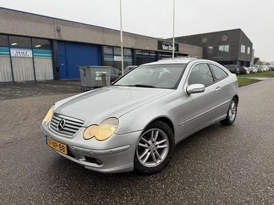 Grijs Occasion 2004 Mercedes C180 Coupé | € 2.500 (Eerlijke prijs)