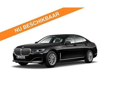 Zwart (metallic) Gebruikt 2022 BMW 730 Comfort Edition Sedan | € 48.875 (Eerlijke prijs)