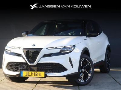 Wit Nieuw 2025 Alfa Romeo Junior Edizione Speciale SUV | € 41.885