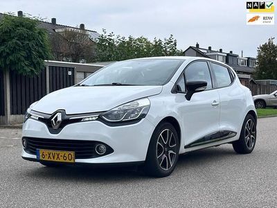 Wit Gebruikt 2014 Renault Clio IV Expression Hatchback | € 4.750 (Eerlijke prijs)