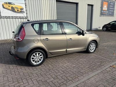 Beige (metallic) Gebruikt 2010 Renault Scénic III Privilege MPV | € 5.500 (Eerlijke prijs)