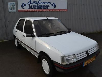 Wit Gebruikt 1993 Peugeot 205 | € 1.750