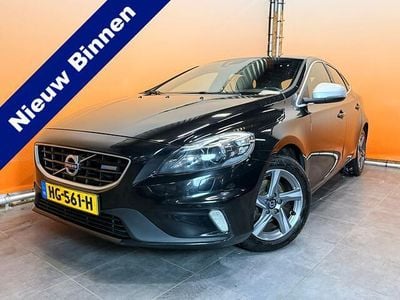 Zwart Gebruikt 2015 Volvo V40 Business Edition Hatchback | € 4.350 (Eerlijke prijs)