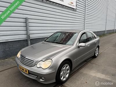 Grijs Gebruikt 2006 Mercedes C220 Elegance Sedan | € 2.950