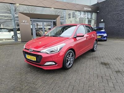 Rood (metallic) Occasion 2018 Hyundai i20 Comfort Hatchback | € 12.750 (Eerlijke prijs)