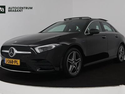 Zwart Gebruikt 2020 Mercedes A250 Premium Plus Sedan | € 25.945 (Eerlijke prijs)