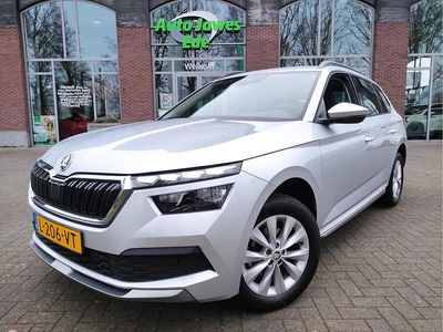 Grijs (metallic) Gebruikt 2021 Skoda Kamiq Business Line SUV | € 18.835 (Eerlijke prijs)