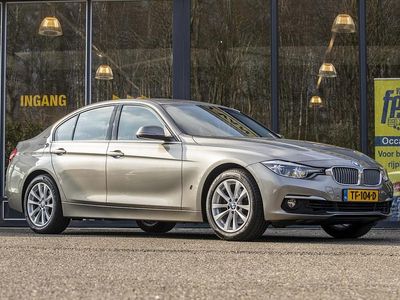 Grijs Gebruikt 2018 BMW 330e Luxury Line Sedan | € 19.950