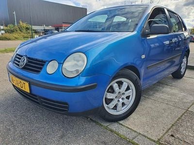Blauw Gebruikt 2002 VW Polo Hatchback | € 1.350 (Eerlijke prijs)