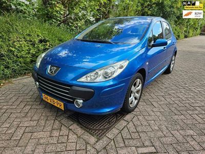 tweedehands Peugeot 307 1.6-16V Premium, electr ramen, cruise control, APK 05-2024