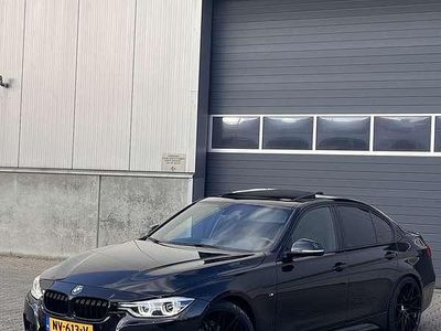 Zwart Gebruikt 2017 BMW 320 M Sport Sedan | € 23.950 (Iets duurder)