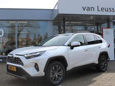 Wit Occasion 2025 Toyota RAV4 Hybrid Executive SUV | € 42.900 (Goede deal)