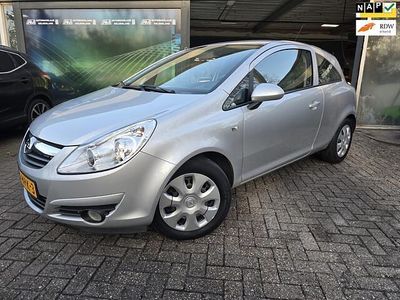 Grijs Gebruikt 2008 Opel Corsa Edition Hatchback | € 6.999 (Iets duurder)