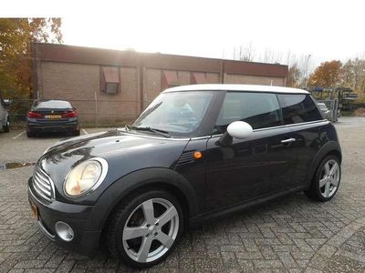 Zwart Gebruikt 2008 Mini Cooper Hatchback | € 2.500 (Eerlijke prijs)