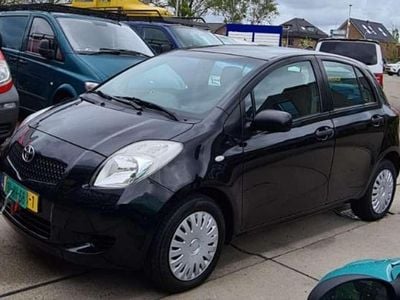 Zwart Occasion 2008 Toyota Yaris Sedan | € 1.250 (Goede deal)