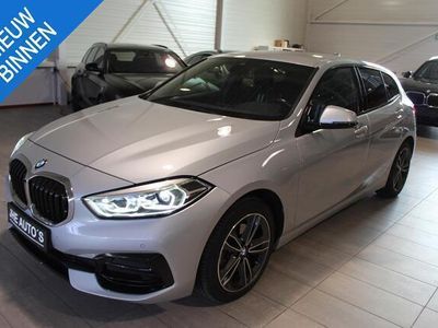 tweedehands BMW 118 1-SERIE i High Executive | Adaptieve LED | Head up | Sport Line | Verstelbare Lendesteunen en meer