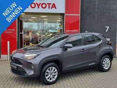 Grijs Gebruikt 2022 Toyota Yaris Cross Play SUV | € 22.900 (Super prijs)