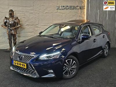 Blauw Gebruikt 2019 Lexus CT200h Hatchback | € 22.499 (Eerlijke prijs)