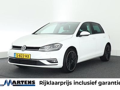 Wit Gebruikt 2017 VW Golf VII Highline Hatchback | € 14.949 (Eerlijke prijs)